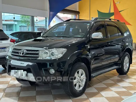Toyota HILUX SW4 3.0 SRV 4X4 7 Lugares 16V Turbo Intercooler 4 portas
