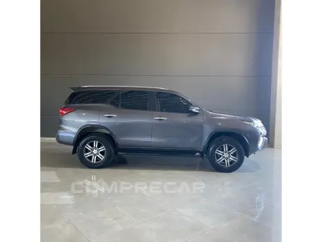 HILUX SW4 2.7 SRV 7 LUGARES 4X2 16V FLEX 4P AUTOMÁTICO