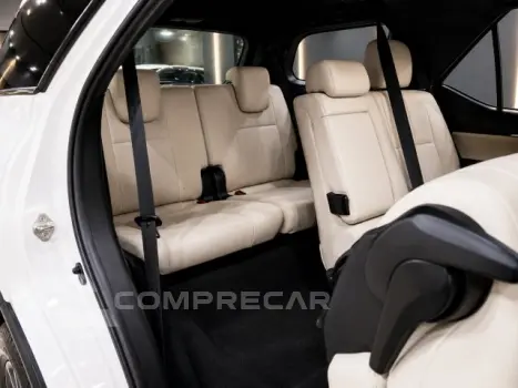 HILUX SW4 - 2.8 D-4D TURBO DIAMOND 7L 4X4 AUTOMÁTICO