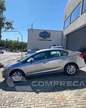 Honda Civic Sedan LXS 1.8/1.8 Flex 16V Aut. 4p 5 portas