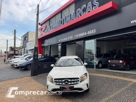 Mercedes-Benz GLA 200 1.6 CGI FLEX STYLE 7G-DCT 4 portas
