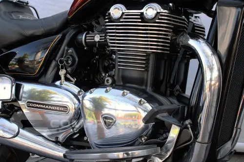 TRIUMPH THUNDERBIRD COMMANDER ABS