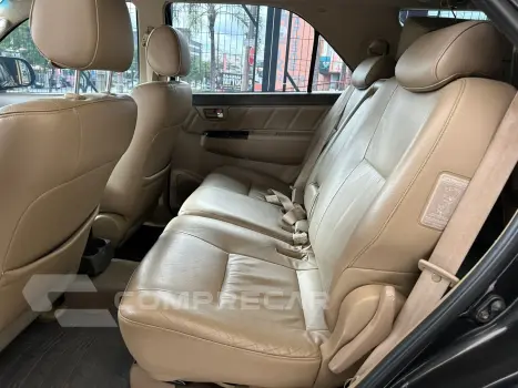 Hilux SW4 SRV D4-D 4x4 3.0 TDI Dies. Aut