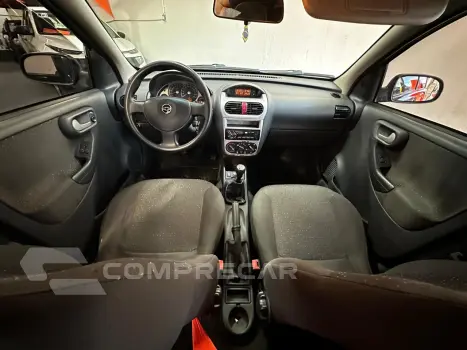 CORSA 1.4 MPFI Premium Sedan 8V