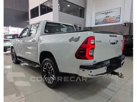 HILUX 2.8 D-4D TURBO DIESEL CD SRX 4X4 AUTOMÁTICO
