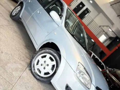 CLASSIC - 1.0 MPFI LS 8V 4P MANUAL