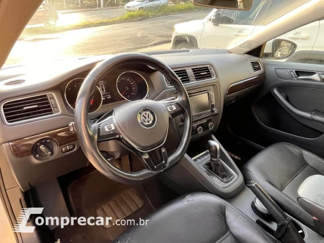 Jetta 2.0 4P CONFORTLINE TIPTRONIC AUTOMÁTICO