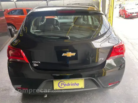 Onix Hatch 1.4 4P FLEX LTZ AUTOMÁTICO