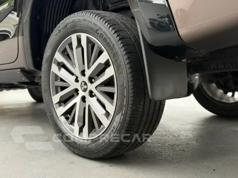 L200 Triton 2.4 16V Turbo Diesel Sport Hpe-S Terra Cd 4P 4X4