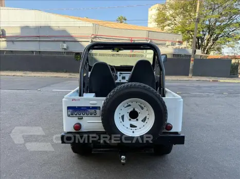 JEEP 2.6 6 Cilindros 12V