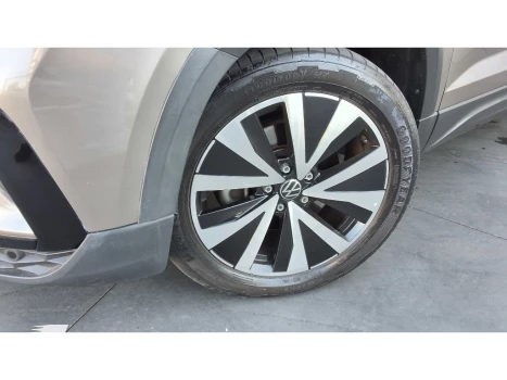 TAOS 1.4 250 TSI TOTAL FLEX HIGHLINE AUTOMÁTICO