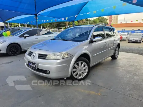 Renault MEGANE GRAND TOUR - 1.6 DYNAMIQUE GRAND TOUR 16V 4P MANUAL 4 portas