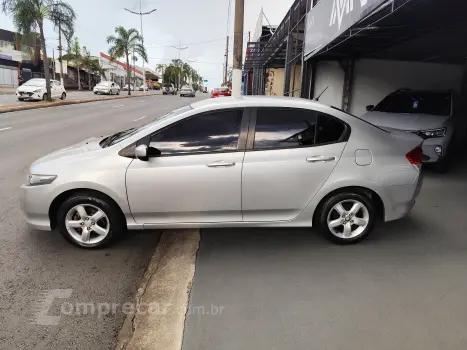 CITY 1.5 DX Sedan 16V