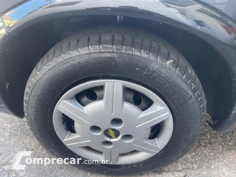 CORSA 1.0 MPFI Classic Sedan Life 8V