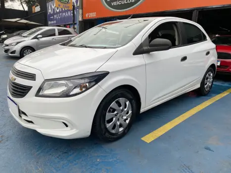 CHEVROLET Onix 4 portas