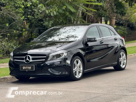 Mercedes-Benz A 200 1.6 Turbo Urban 16V 4 portas
