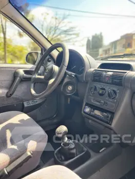 CORSA 1.6 MPFI GLS Sedan 8V