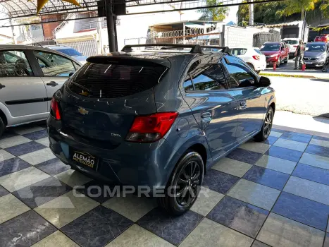 ONIX 1.0 MPFI Seleção 8V