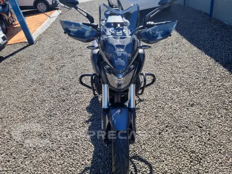 Dominar 400