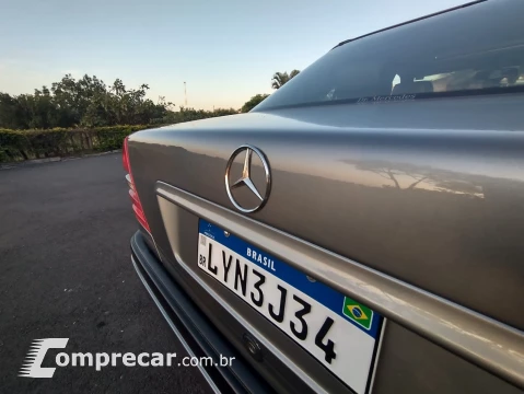 Mercedes-Benz C 180 1.8 Classic Plus 4 portas