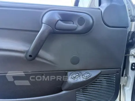 CLASSIC 1.0 MPFI LS 8V FLEX 4P MANUAL
