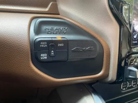 2500 6.7 I6 Turbo Laramie CD 4X4