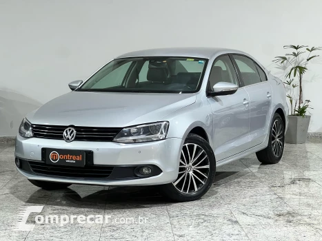 Volkswagen JETTA 2.0 TSI Highline 211cv 4 portas