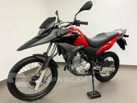 HONDA XRE 300 - PRETO E VERMELHO