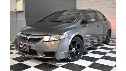 HONDA CIVIC - 1.8 LXS 16V 4P AUTOMÁTICO 4 portas