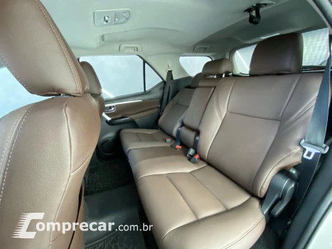 Hilux SW4 SR 4x2 2.7/ 2.7 Flex 16V Aut.