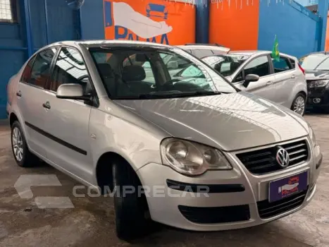 POLO SEDAN - 1.6 8V 4P MANUAL