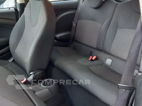 One 1.6 16V Gasolina 2P Automático