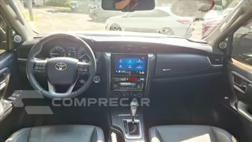 HILUX SW4 2.8 D-4D TURBO DIESEL SRX PLATINUM 7L 4
