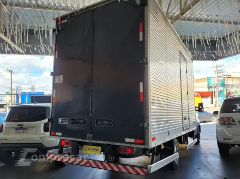 IVECO Daily DAILY CHASSI 35-150 Longo 3.0 (Diesel) 2 portas