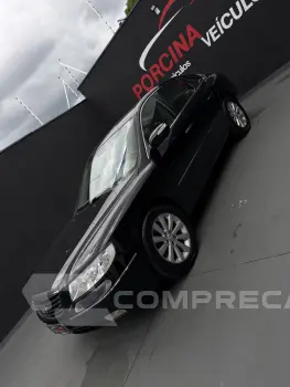 AZERA 3.3 MPFI GLS Sedan V6 24V