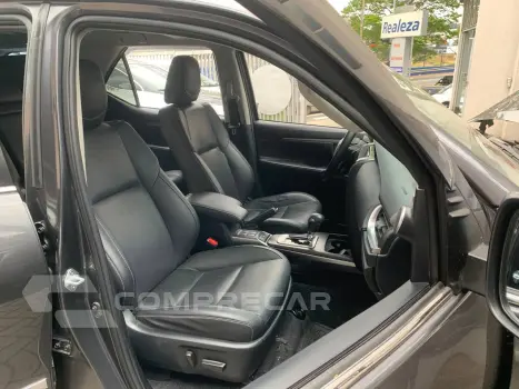 Hilux SW4 SRX 4x4 2.8 TDI 16V Dies. Aut.