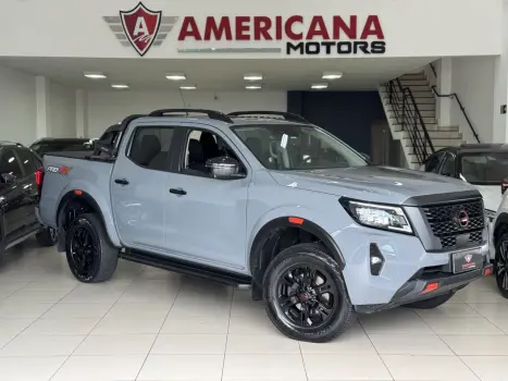 NISSAN Frontier 2.3 16V PRO4X CABINE DUPLA 4X4 BI-TURBO DIESEL AUTO 5 portas