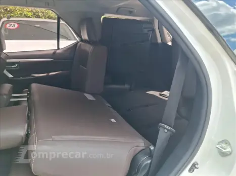 HILUX SW4 2.8 SRX 4X4 7 LUGARES 16V TURBO INTERCO