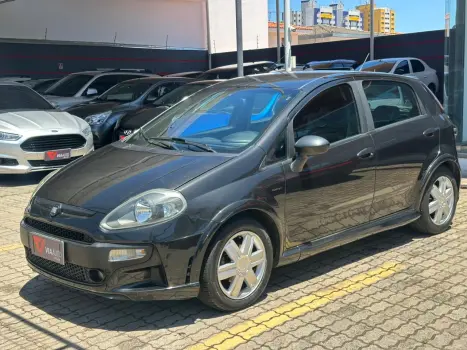 Fiat PUNTO - 1.8 BLACKMOTION 16V 4P AUTOMATIZADO 4 portas