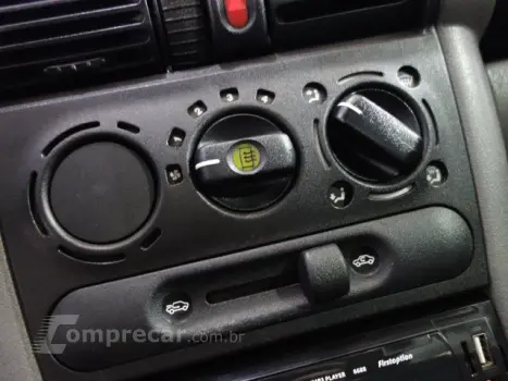 CLASSIC - 1.0 MPFI LS 8V 4P MANUAL