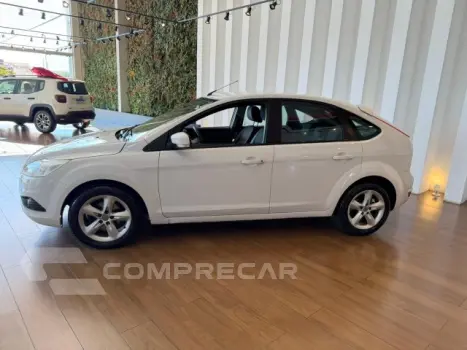 FOCUS HATCH - 2.0 GLX 16V 4P MANUAL