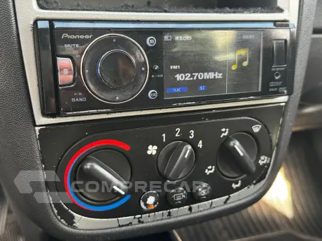 CORSA 1.4 MPFI Premium Sedan 8V