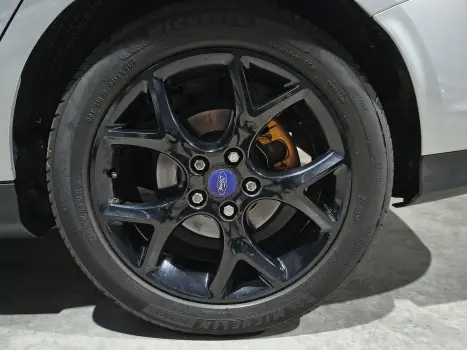 FOCUS 2.0 Titanium Sedan 16V