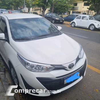 Toyota YARIS 1.3 16V XL Live 4 portas