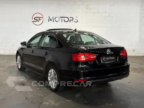 JETTA - 2.0 COMFORTLINE 4P TIPTRONIC