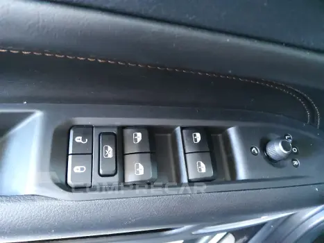 COMPASS 1.3 T270 TURBO FLEX LIMITED AT6