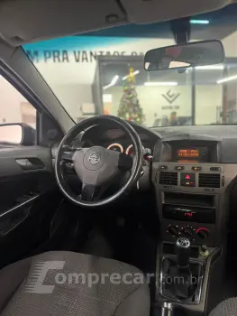 VECTRA 2.0 MPFI Expression 8V