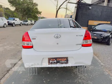 Etios Sedan 1.5 16V 4P FLEX XS