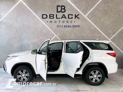 Hilux SW4 SR 4x2 2.7/ 2.7 Flex 16V Aut.