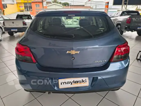 Onix Hatch 1.0 4P FLEX LT LOLLAPALOOZA